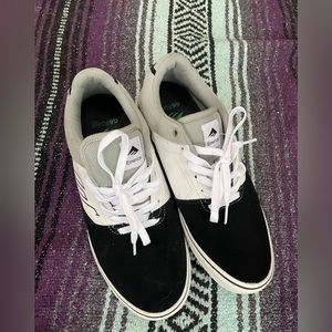 Emerica Men’s Skate Shoes 11 NWOT